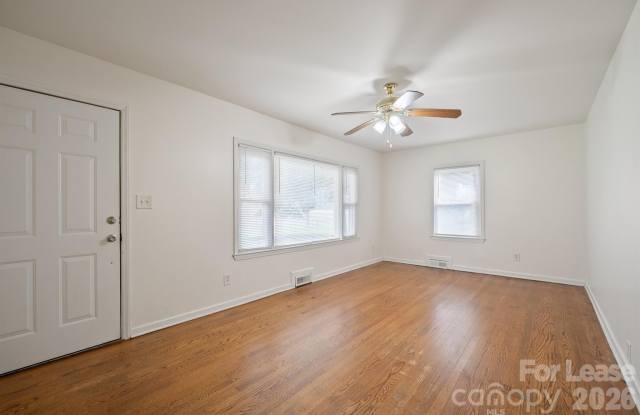 7122 Mallard Creek Road Gallery 3