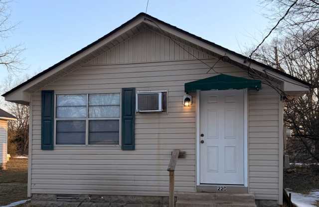 220-226 East J St photos photos