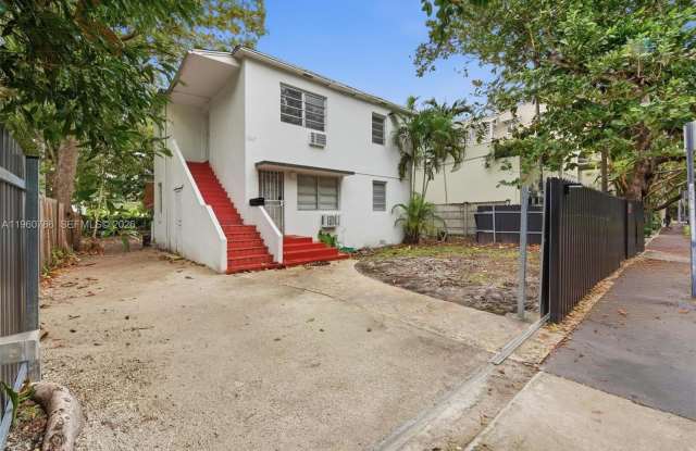 3265 Franklin Ave photos photos