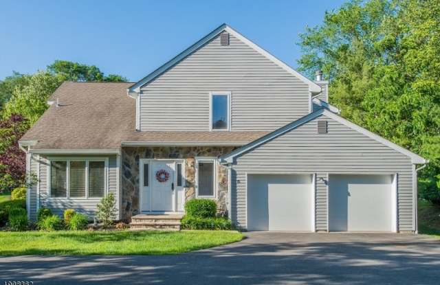 15 MATTHEW RD - 15 Matthew Road, Passaic County, NJ 07470