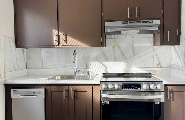 554 Monterey Boulevard photos photos