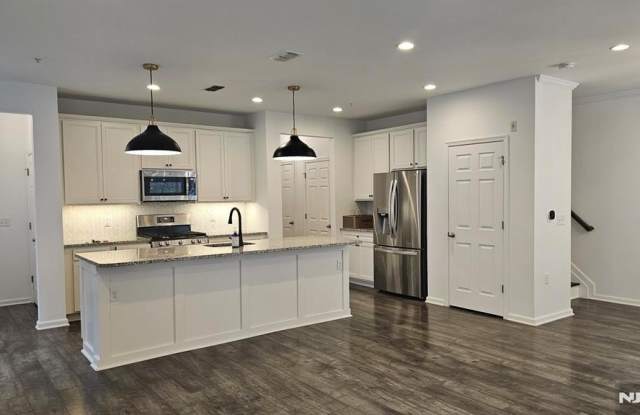 188 Aspen Drive 414 - 188 Aspen Drive, Essex County, NJ 07009