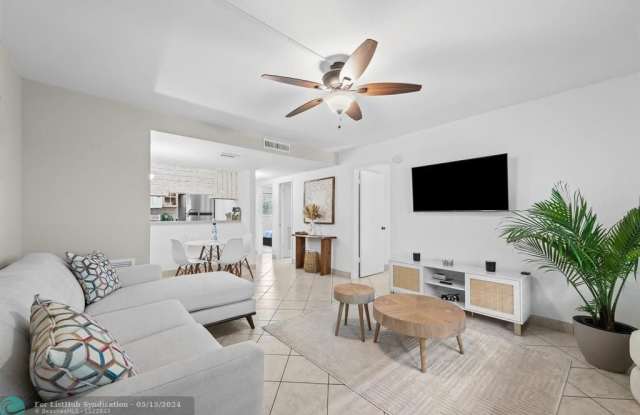 1000 SE 15th St - 1000 Southeast 15th Street, Fort Lauderdale, FL 33316