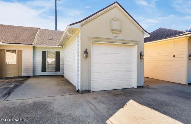 200 W Brentwood Boulevard Gallery 1
