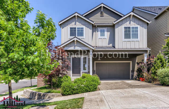 Beautiful, Light-Filled 4-Bedroom Home with a Charming Backyard photos photos