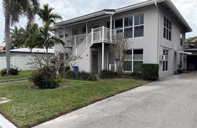 2612 NE 13th Ct photos photos