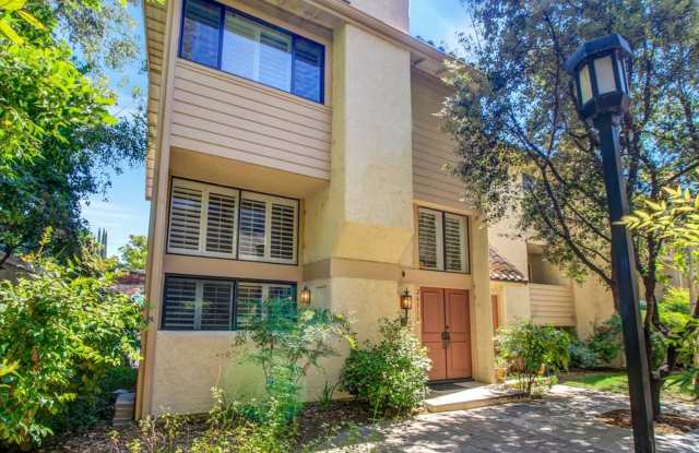 Modern Elegance Meets Calabasas Comfort photos photos