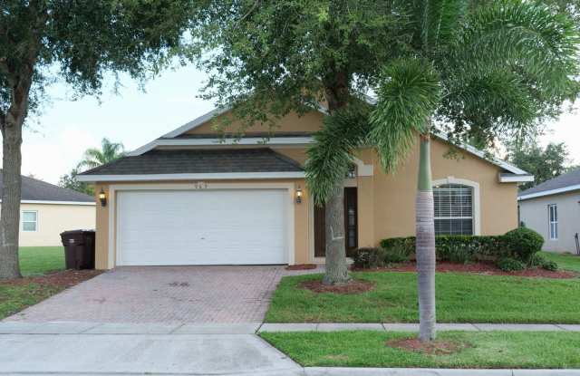 4 Bedroom Pool Home Available Now! photos photos