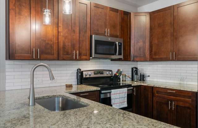 5800 Club House Drive A Gallery 3