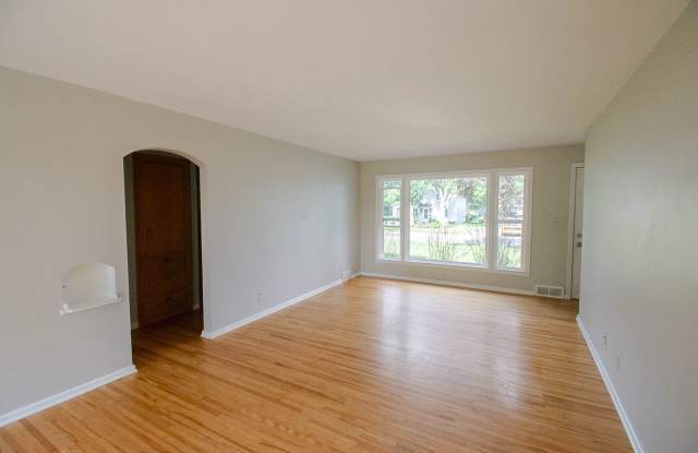 Charming Uptown Ranch-style Home with Private Fenced Backyard Gallery 4