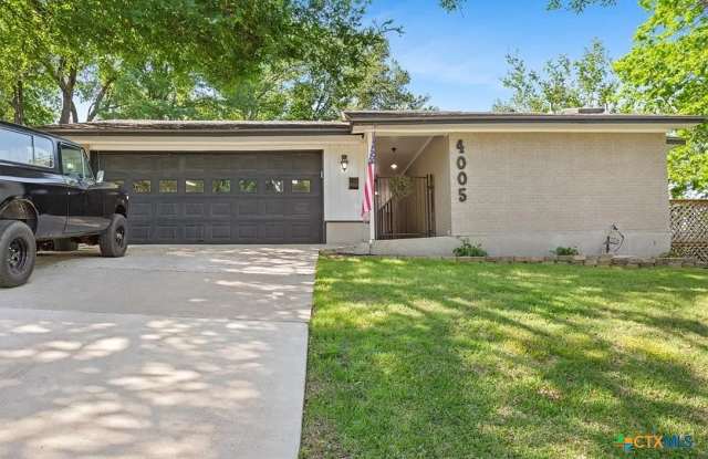 4005 Trailwood Dr photos photos
