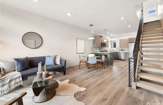 3 Bedroom Modern Ballard Living with Rooftop Views, A/C & Premium Finishes Gallery 4