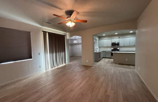 Beautiful 4 Bedroom 3 Bathroom House For Rent Gallery 4