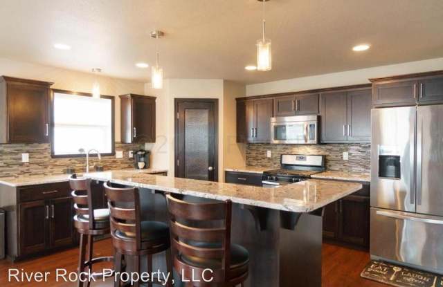 1103 24th Ave W - 1103 24th Ave W, West Fargo, ND 58078