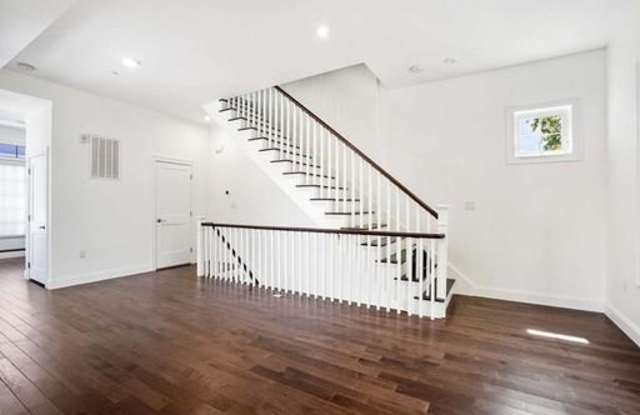 162 Clark Street Gallery 2
