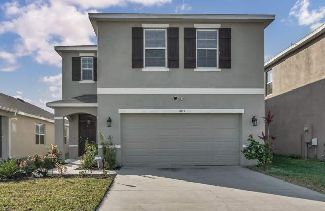 Large Newer 4Bds/3Bths Home with Bonus Loft, close to Tampa. A must see! photos photos