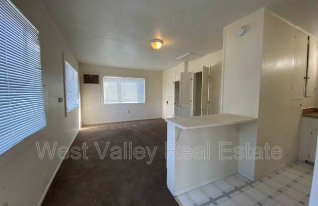 725 1/2 Kern St - 725 Kern Street, Taft, CA 93268 725 1/2 Kern St - 725 Kern Street, Taft, CA 93268