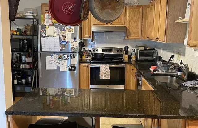 Allston 5 Bed, 2.5 Bath Duplex | Parking Included | No Broker Fee Gallery 3