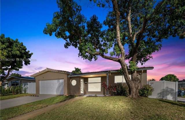 2101 N 52nd Ave photos photos