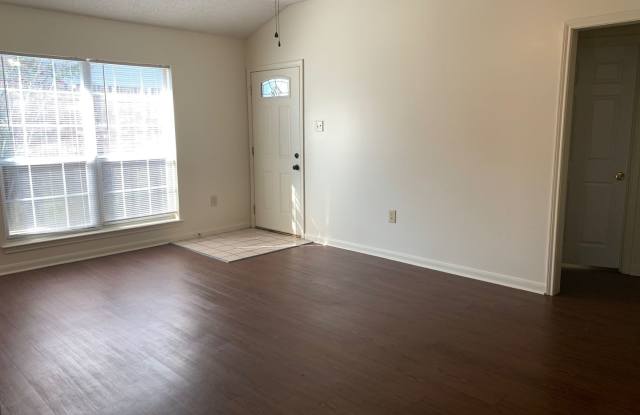 3 Bedroom 2 Bath home close to campus. - 3619 Christina Avenue, Baton Rouge, LA 70820