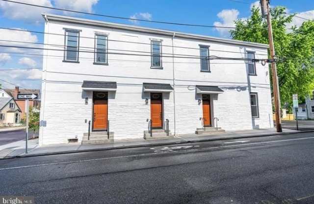 151 N YORK Street unit: C photos photos