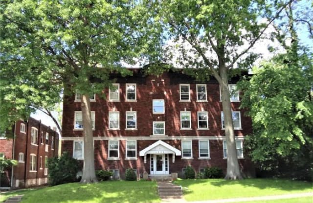 1309 McCausland Avenue - 1309 Mccausland Avenue, St. Louis, MO 63117