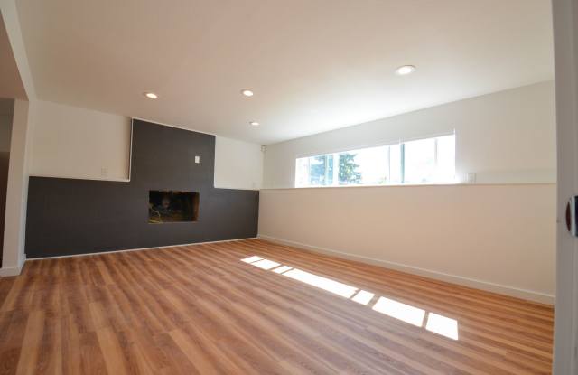 636 Blaine Ave Ne Gallery 2