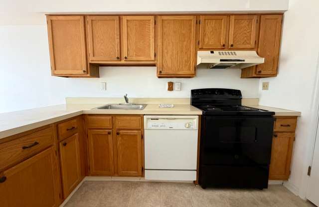 Stunning 2-Bed/2-Bath Home in Newtown! Available NOW! Gallery 4