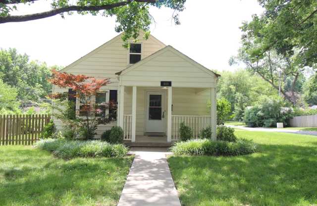 2 Bedroom 1 Bath Home In Fairway KS photos photos