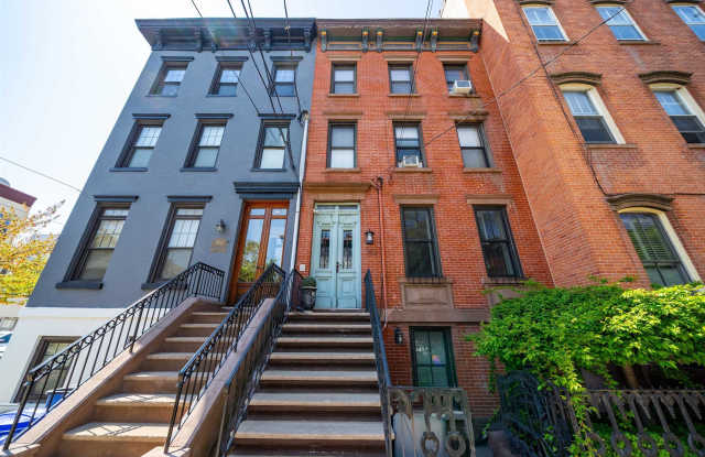 702 BLOOMFIELD ST photos photos