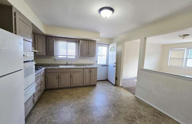 479 Eltingville Boulevard photos photos