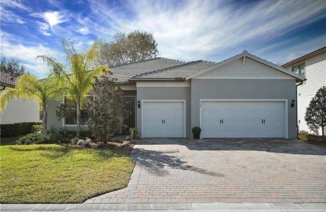 564 SE Villandry Way photos photos