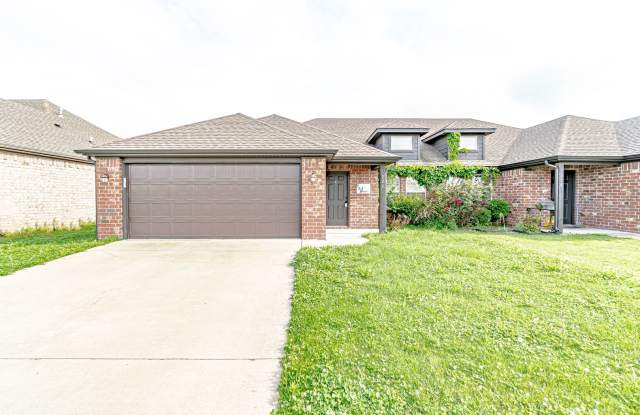 Spacious Centerton Duplex photos photos