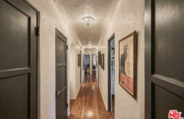 2607 Aiken Avenue Gallery 4