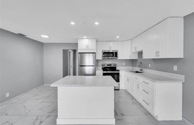 4681 SW 43rd Ter photos photos