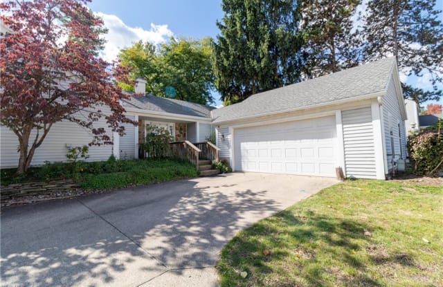 16463 Georgetown Ct - 16463 Georgetown Court, Strongsville, OH 44136