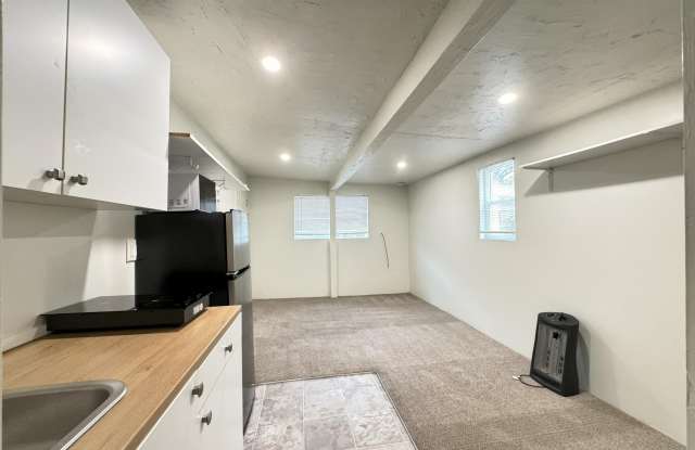 2065 1/2 Whitfield Way Gallery 4