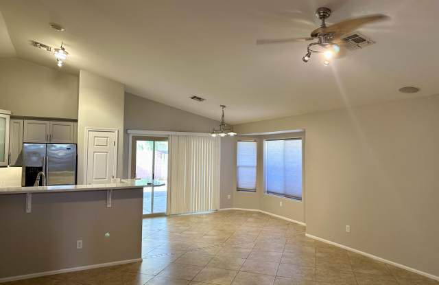 17232 W ELAINE Drive Gallery 4