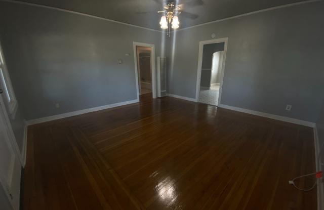 500 E. WALNUT Gallery 3