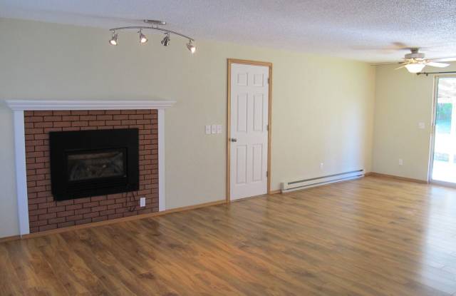 4326 Hamilton Drive Gallery 2
