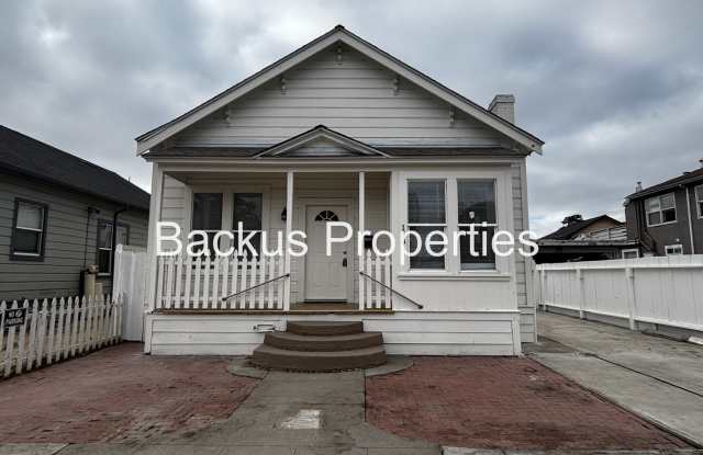 Remodeled four bedroom home in South Salinas Gallery 1