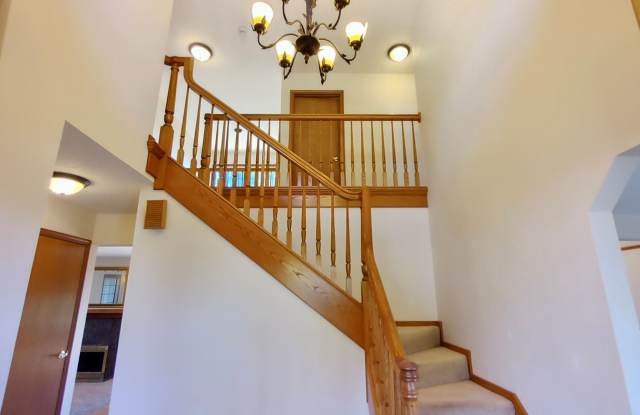 Wonderful 4 Bedroom Home Located in the Sought After Bethany Neighborhood! - 16708 Northwest Norwalk Drive, Oak Hills, OR 97006