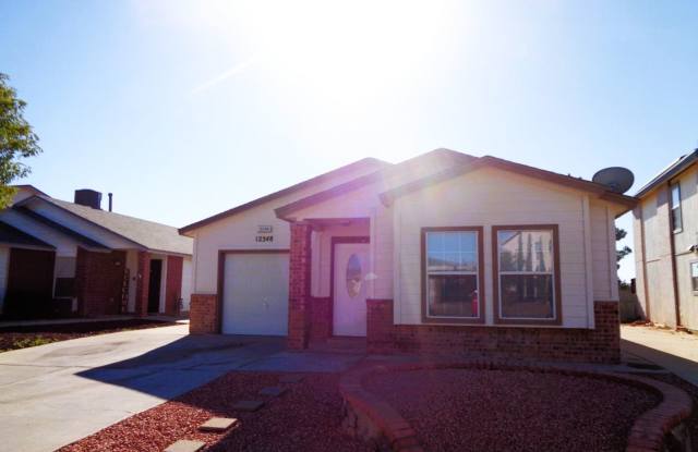 Adorable Single Level Eastside Home With Evaporative Air Located In Quiet Neighborhood photos photos