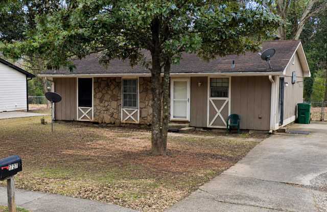 Adorable Three Bed Ranch In Decatur! Gallery 1