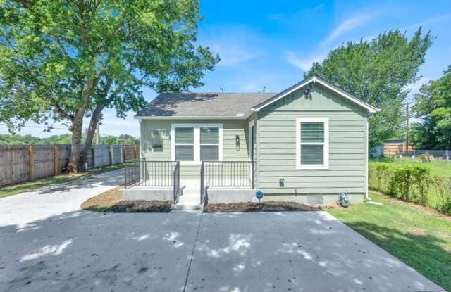 2608 North Quaker Avenue photos photos