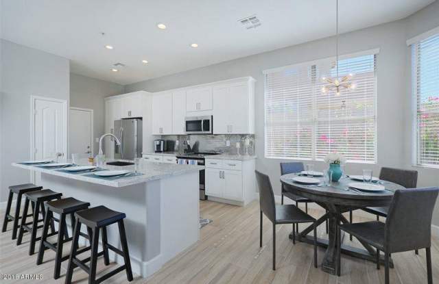 7233 E FLEDGLING Drive Gallery 4