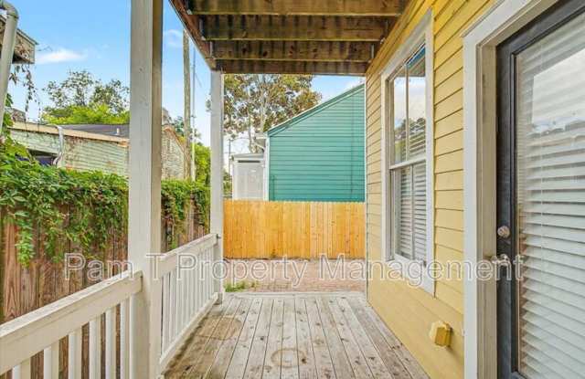 546 E Huntingdon Gallery 2