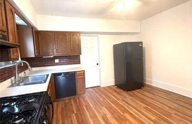 511 E BECKEMEYER Avenue Gallery 4
