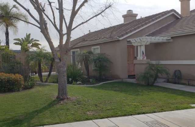 466 Paloma Ct Gallery 2