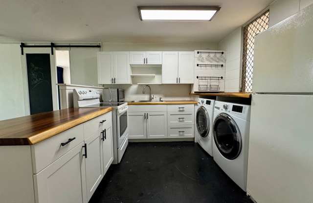 Cathedral Point - 1 bed, 1 bath, 2 Parking. Available Now photos photos Cathedral Point - 1 bed, 1 bath, 2 Parking. Available Now photos photos
